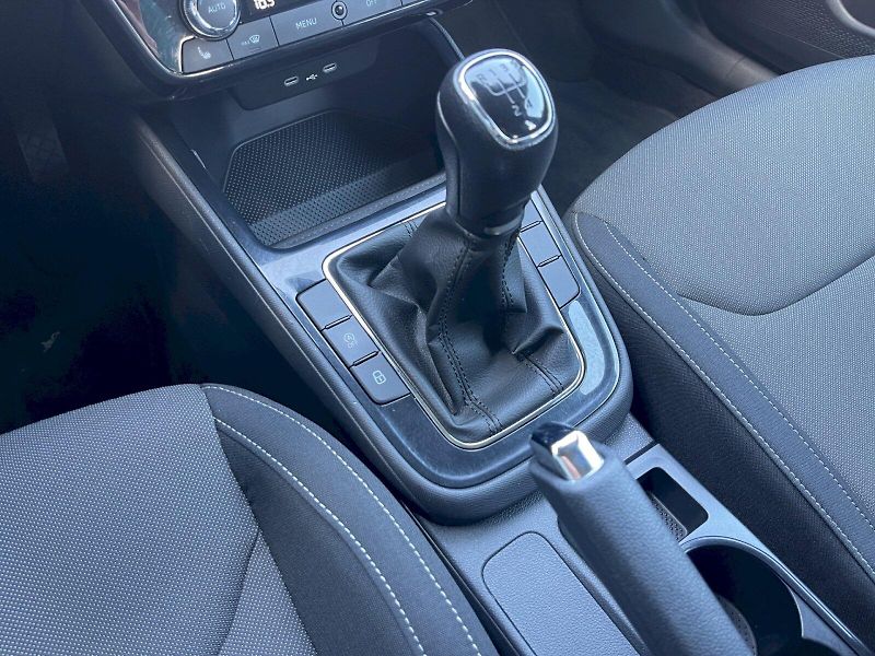 Škoda Fabia (2024) 1.0 TSI 70kW Ambition Plus - fotka 12 z 32
