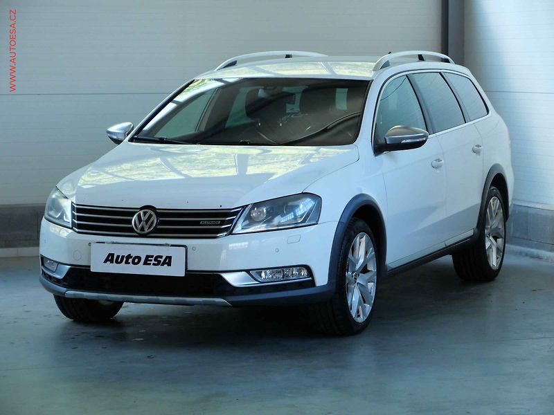 Volkswagen Passat (2013) 2.0 TDi 4x4, ČR, AT, xenon - fotka 3 z 21