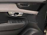 Volvo XC90 (2026) B5 AWD AUT DARK PLUS 7míst - náhled 28