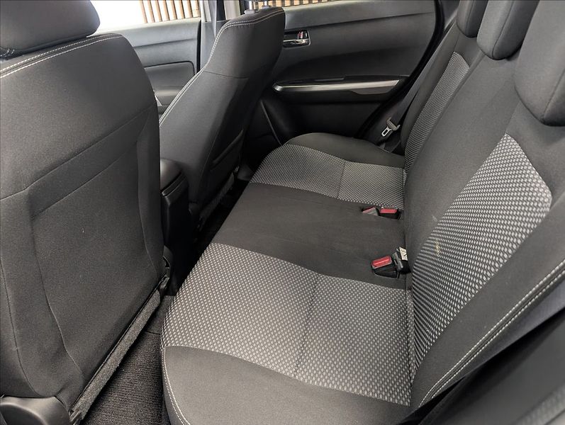 Suzuki Vitara 1.4 HYBRID ALLGRIP - fotka 26 z 34