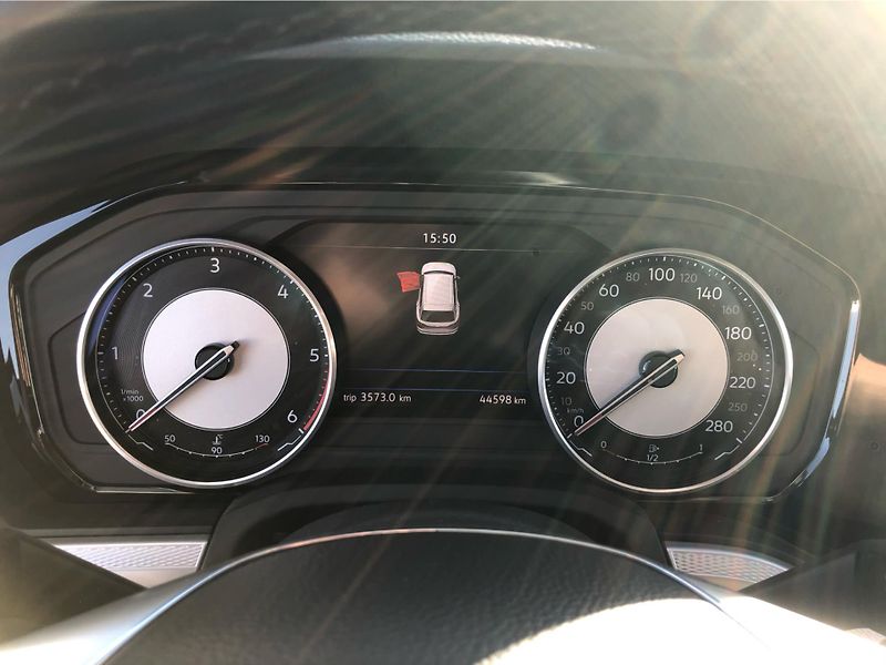 Volkswagen Touareg 3,0 TDI V6 4Motion - fotka 18 z 27
