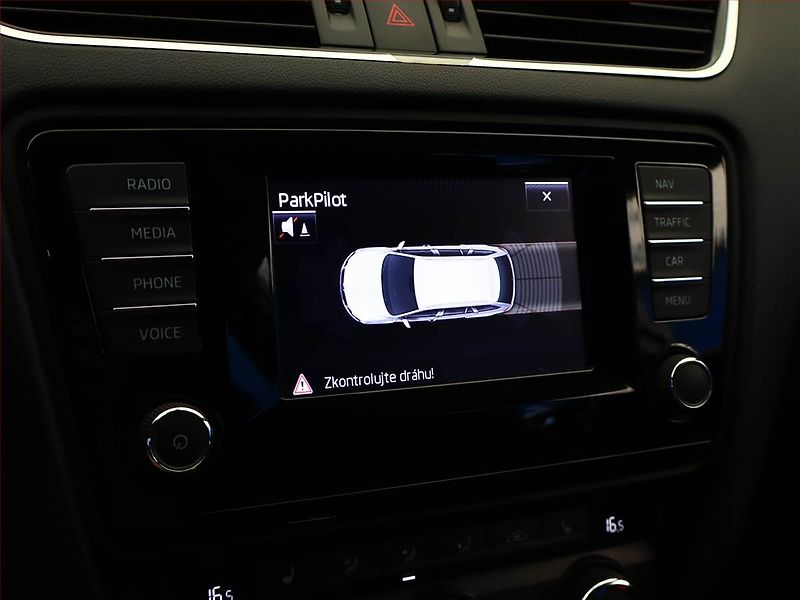 Škoda Octavia (2013) RS 2.0 TDI, Automat - fotka 17 z 20