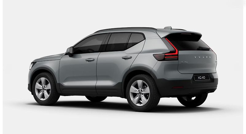 Volvo XC40 (2026) B3 ULTRA DARK AUT - fotka 3 z 14