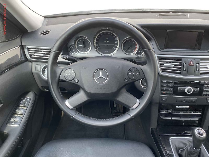 Mercedes-Benz Třídy E (2011) 2.2 CDi E200, Avantgarde - fotka 11 z 18