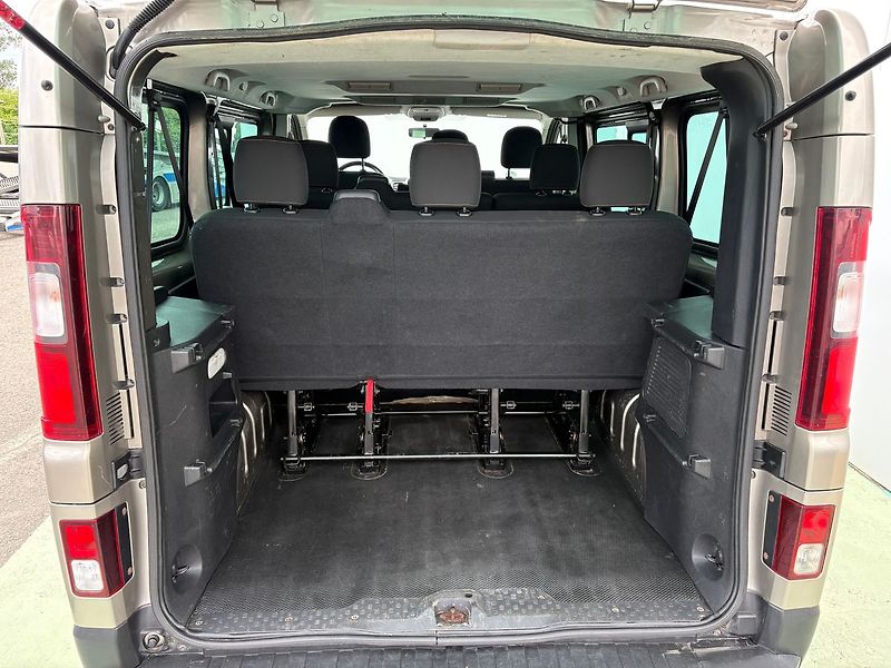 Renault Trafic (2017) 1.6dCi, 107kW, 9 míst, Tažné - fotka 14 z 17