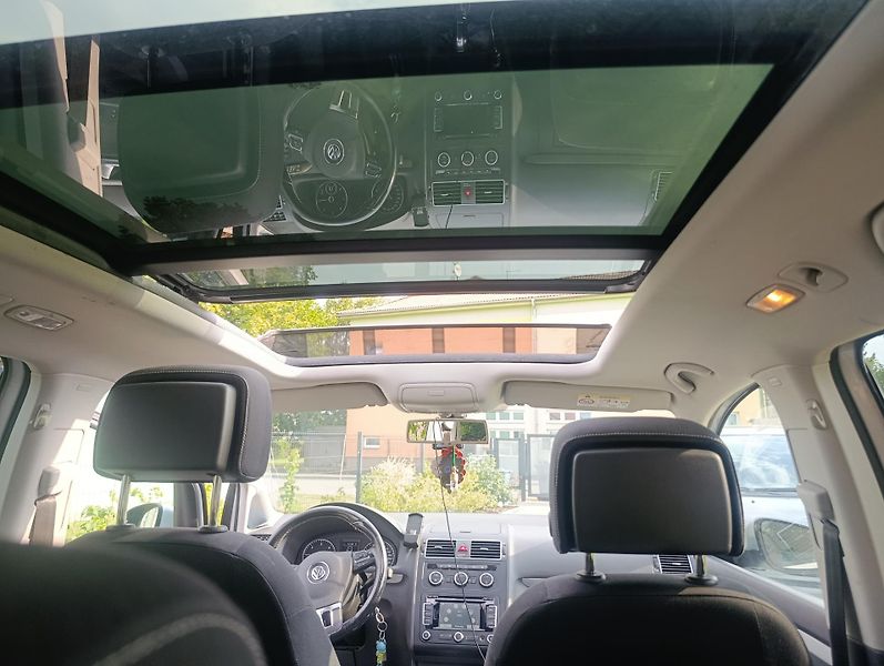 Volkswagen Touran (2015) 2.0TDI DSG-F1 PANORAMA  - fotka 15 z 20