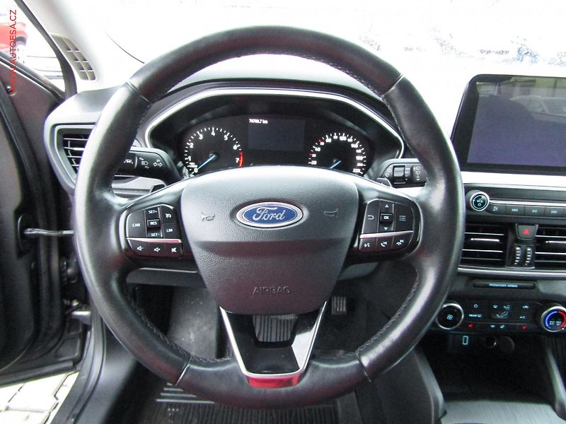 Ford Focus (2019) 1.0 EB, 1.maj,ČR, AT, navi - fotka 18 z 21