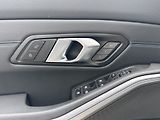 BMW Řada 3 320d xDrive M-Sport Touring - náhled 28