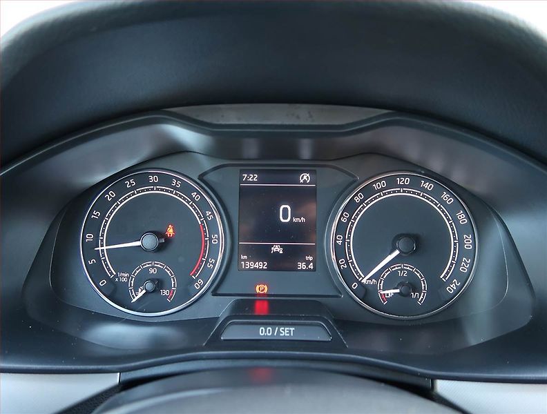 Škoda Scala (2019) Ambition 1.6 TDI, Tempomat - fotka 11 z 15