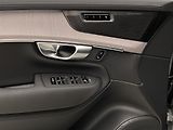 Volvo XC90 (2026) B5 AWD AUT BRIGHT PLUS 7míst - náhled 28