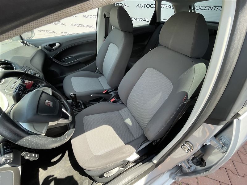 Seat Ibiza 1,2 TSi,77kW,serv.kn. - fotka 11 z 20