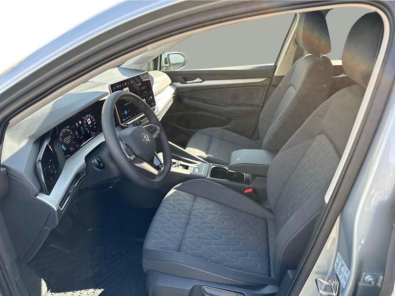 Volkswagen Golf People 1,5 eTSI 7DSG mHEV - fotka 11 z 22