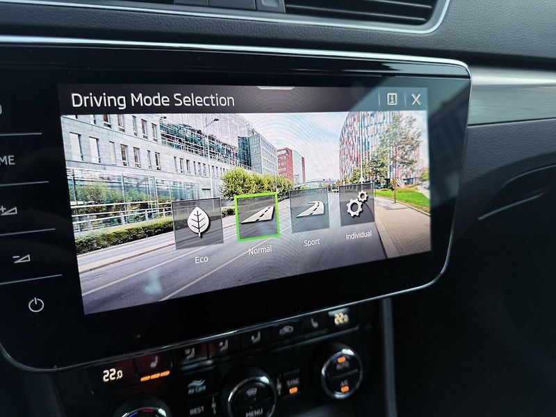 Škoda Superb (2023) 2,0tdi 147kw 4x4 DSG StylePLUS - fotka 48 z 55