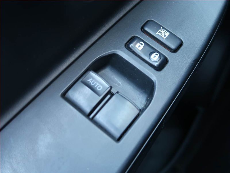 Toyota Yaris (2017) 1.5 Dual VVT-i, Serv.kniha - fotka 16 z 17