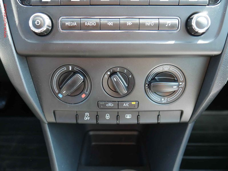Škoda Rapid (2015) 1.2TSi, 2.maj,ČR, Ambition - fotka 17 z 18