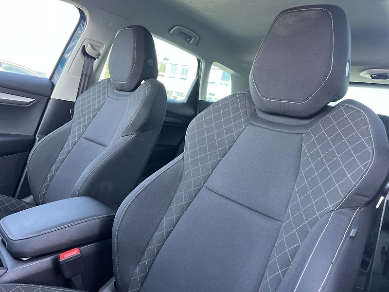 Škoda Karoq Style 1.5TSi NAVI KAMERA ALU - fotka 10 z 44