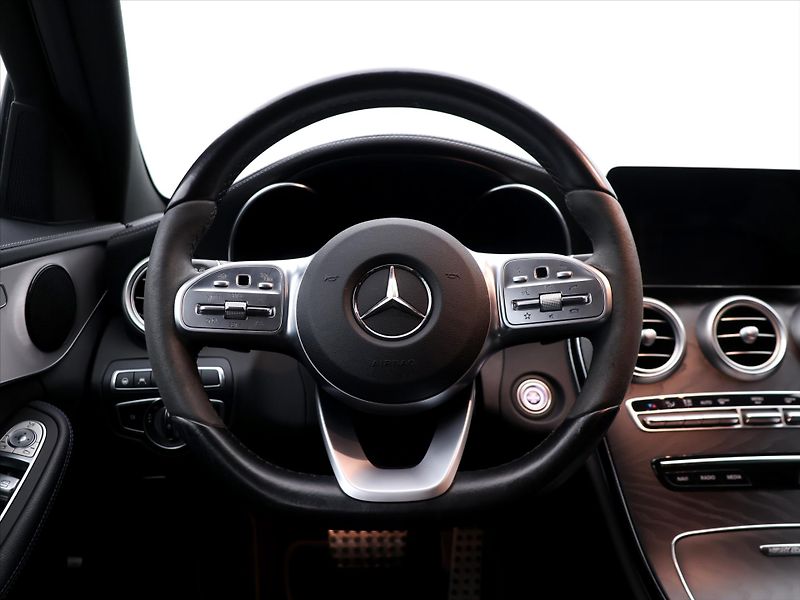 Mercedes-Benz Třídy C 2,0 300de 143kW AMG Night LED - fotka 19 z 40