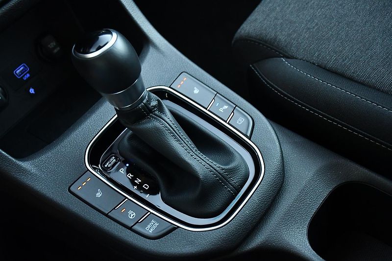 Hyundai i30 1,0T-GDi FAMILY SMART DCT ČR  - fotka 34 z 48