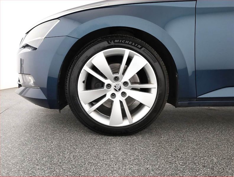 Škoda Superb (2019) Style 2.0 TDI, Automat, Kůže - fotka 12 z 22