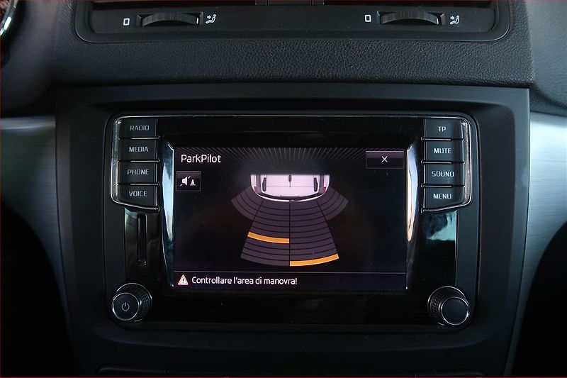 Škoda Yeti (2016) 1.2 TSI, Automat, Bi-Xenony - fotka 16 z 17
