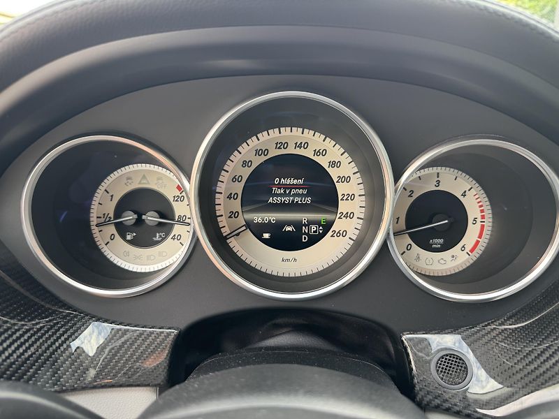Mercedes-Benz CLS (2014) 350 CDI, 4Matic, AMG - fotka 34 z 64