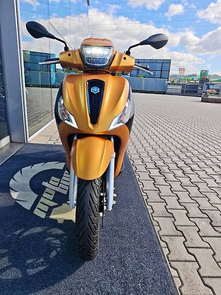 Piaggio Medley 125 (2025) najeto 1.801 Km - fotka 9 z 19