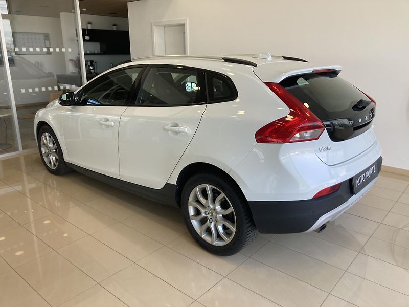 Volvo V40 CROSS COUNTRY T4  - REZERVACE - fotka 8 z 43