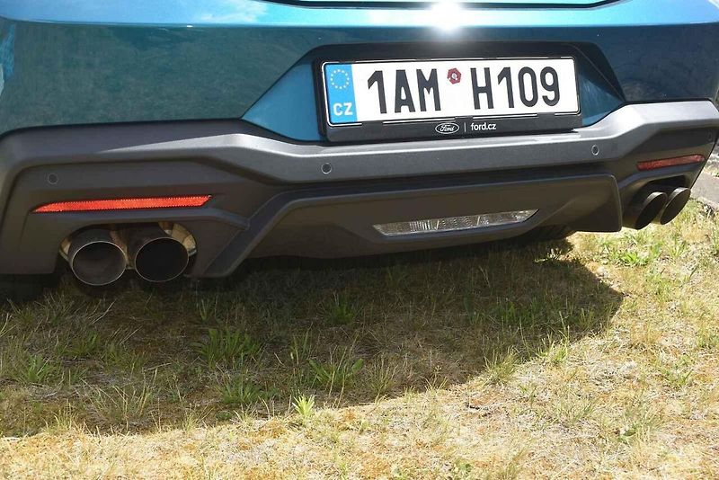 Ford Mustang Convertible - I v sedmé generaci neztrácí svůj půvab.