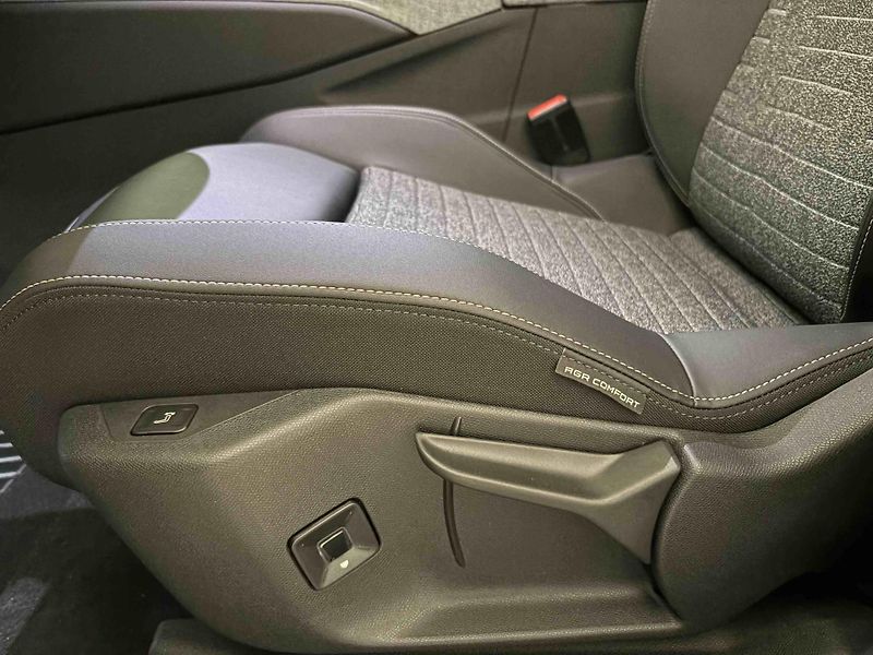 Peugeot 3008 (2026) Allure Hybrid 145 e-DCS6 - fotka 15 z 42