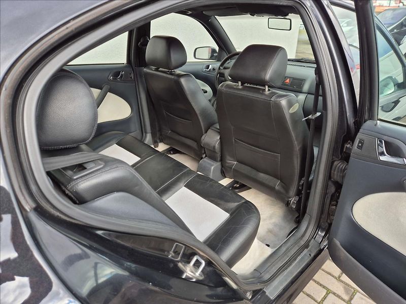 Škoda Octavia 1,8 Turbo RS 163T/Km !! - fotka 16 z 26