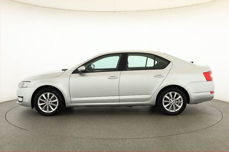 Škoda Octavia (2013) 1.8 TSI, Tempomat - fotka 3 z 18