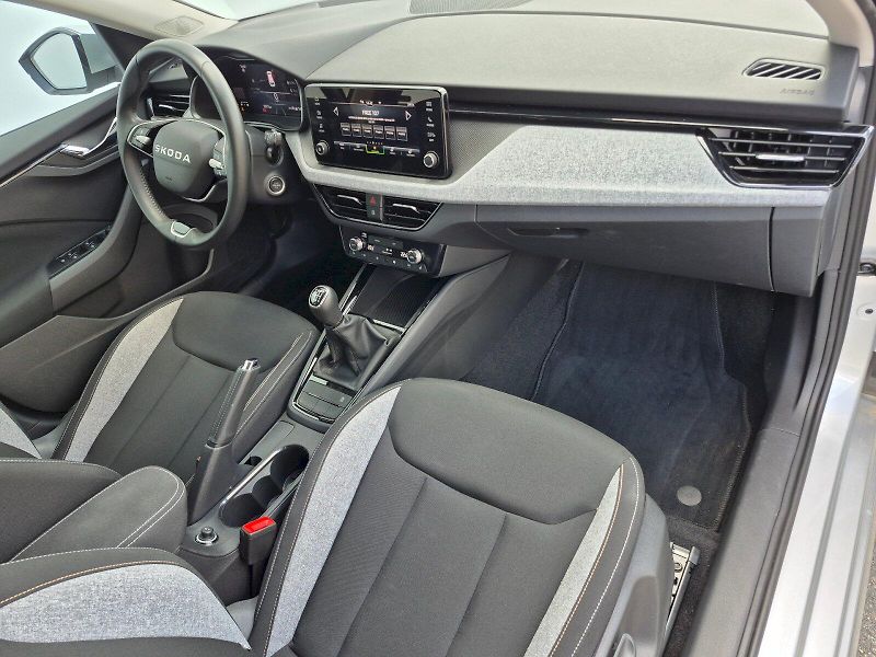 Škoda Kamiq (2025) Selection 1.0 TSI 85kW - fotka 23 z 27