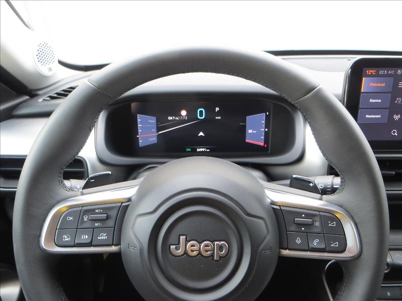 Jeep Avenger 1,2 Turbo AUT Summit JBL ČR - fotka 24 z 29