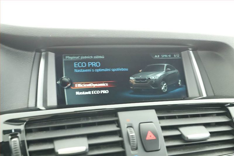 BMW X4 (2018) xDrive30d - fotka 18 z 22