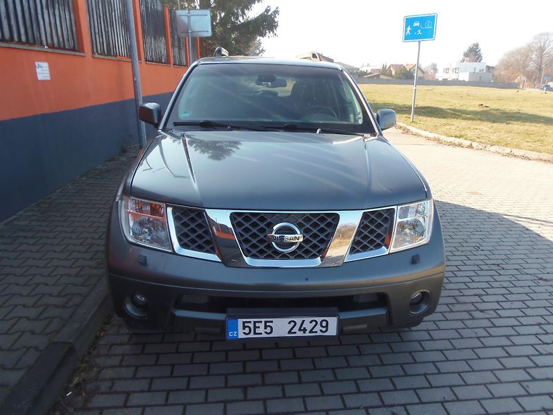 Nissan Pathfinder (2005) 2.5 DCi 4x4 redukce tažné 3t - fotka 2 z 16
