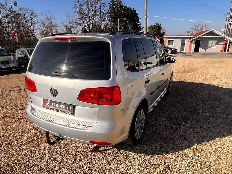 Volkswagen Touran 1.6TDi 77kW*WEBASTO*VÝHŘEV SED - fotka 8 z 34