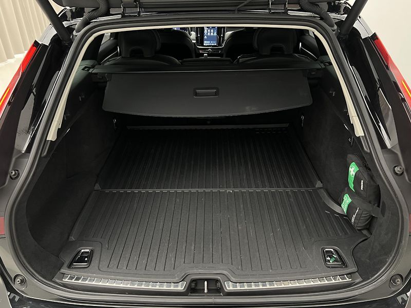 Volvo V90 CC B4 AWD PLUS AUT  - fotka 5 z 42