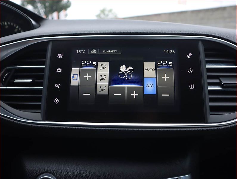 Peugeot 308 (2016) 2.0 BlueHDi, Automat - fotka 17 z 21