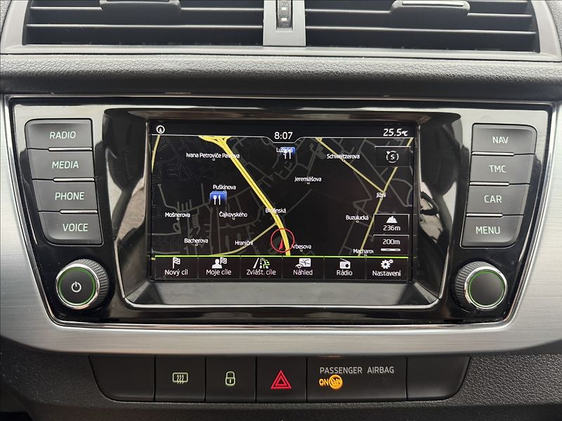 Škoda Fabia 1,2 81kW LED AC NAVI SENZORY - fotka 15 z 35
