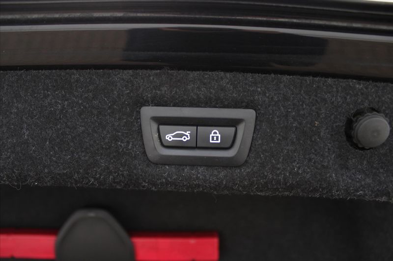 BMW Řada 5 540i xDrive 250kW LUXURY ČR - fotka 13 z 35