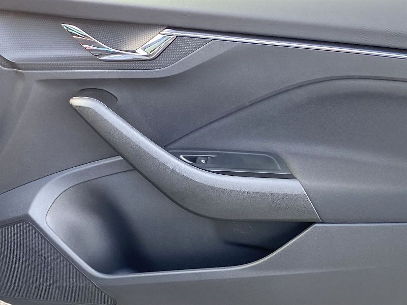 Škoda Kamiq (2023) 1.0 TSI DSG Monte Carlo - fotka 29 z 39
