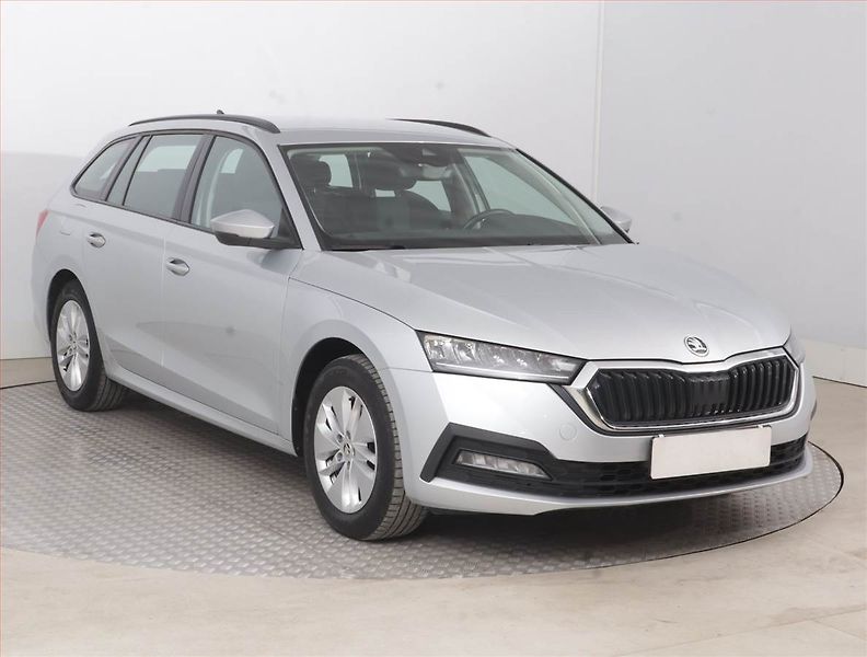 Škoda Octavia (2023) Ambition 2.0 TDI, ČR,1.maj - fotografie inzerátu