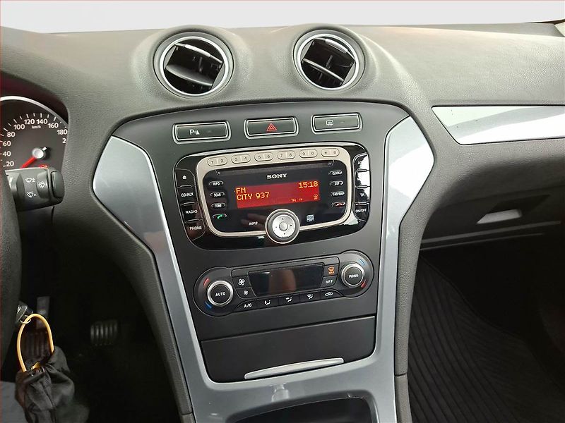 Ford Mondeo (2012) 1.6 TDCi, Tempomat - fotka 12 z 13