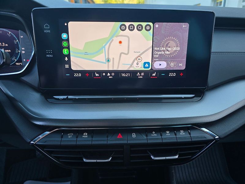 Škoda Octavia 1.4TSi 150kW iV DSG KAMERA - fotka 19 z 46