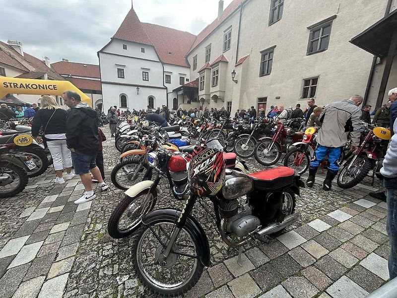 Vzpomínková motocyklová Soutěž Šumavou.