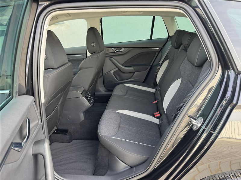Škoda Scala 1,0 TSI STYLE DPH 1.maj. ČR - fotka 20 z 50