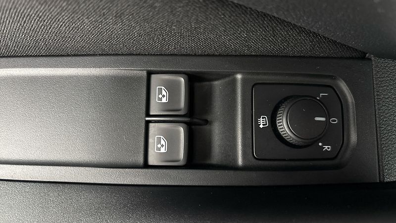Škoda Scala 1.0 TSI Ambition - fotka 21 z 23