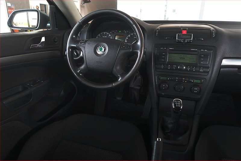 Škoda Octavia (2007) 2.0 TDI, po STK, dobrý stav - fotka 7 z 13