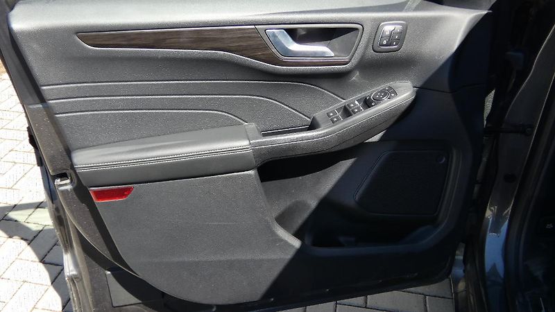 Ford Kuga 2.0 EcoBlue AWD Vignale X 8st. - fotka 8 z 25