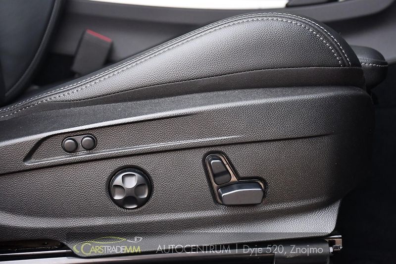 Alfa Romeo Stelvio 2.2D VELOCE Q4 H&K PANOR TAŽNÉ - fotka 27 z 53